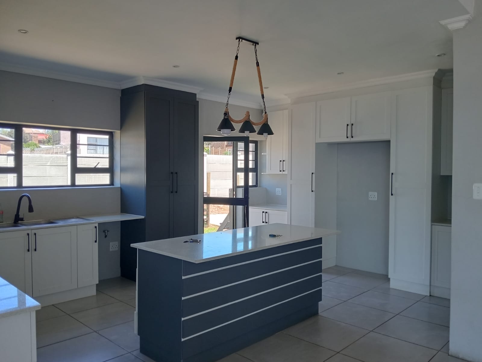 To Let 3 Bedroom Property for Rent in Wavecrest Eastern Cape